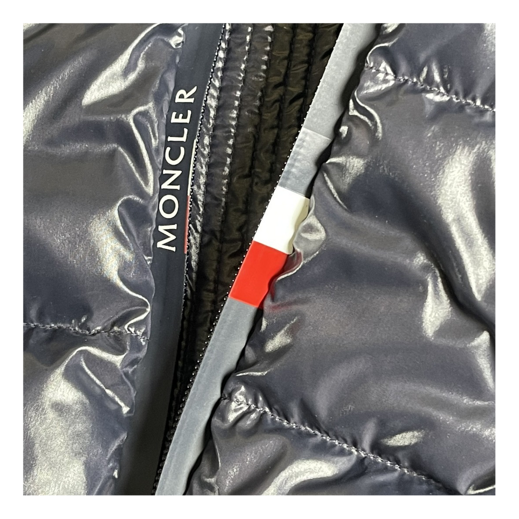 Moncler Glossy Logo-Zip Hooded Puffer Jacket in Navy