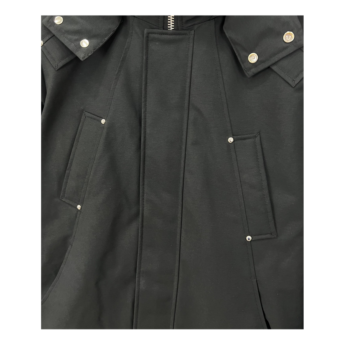 Moose Knuckles Curved-Hem Fur-Trim Hooded Parka in Black
